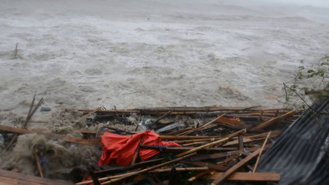 Cyclone Roanu Hits Bangladesh's Southern Coast - Picture By Banglanews24.com