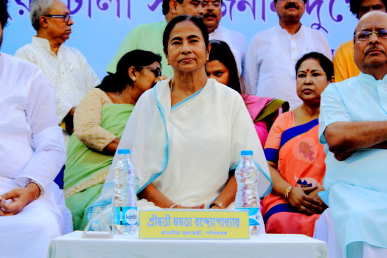 Aahiritola Sarbojanin Durga Puja 2016,77th Year - Innaguration by Mamata Banerjee