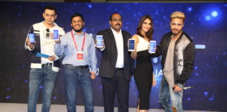 Cyrus Sahukar, Noor Patel (Amazon.in), P Sanjeev (Honor India), Vani Kapoor, Raftaar ( L to R) launching the Honor 6X at the launch event in Delhi.