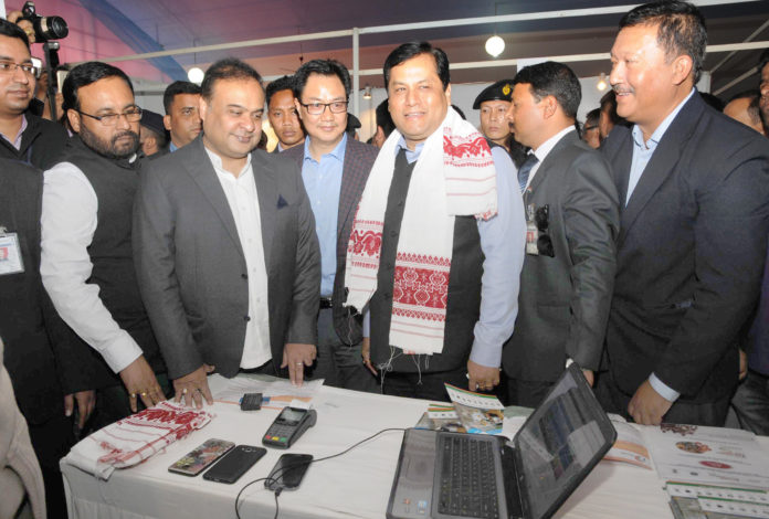 The Chief Minister of Assam, Shri Sarbananda Sonowal and the Minister of State for Home Affairs, Shri Kiren Rijiju visiting the DigiDhan Mela, in Guwahati on January 11, 2017.