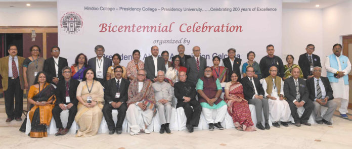 The President, Shri Pranab Mukherjee in a group photograph at the inauguration of the Bicentenary celebrations of Presidency University, at Kolkata, in West Bengal on January 20, 2017. The Governor of West Bengal, Shri Keshari Nath Tripathi is also seen.