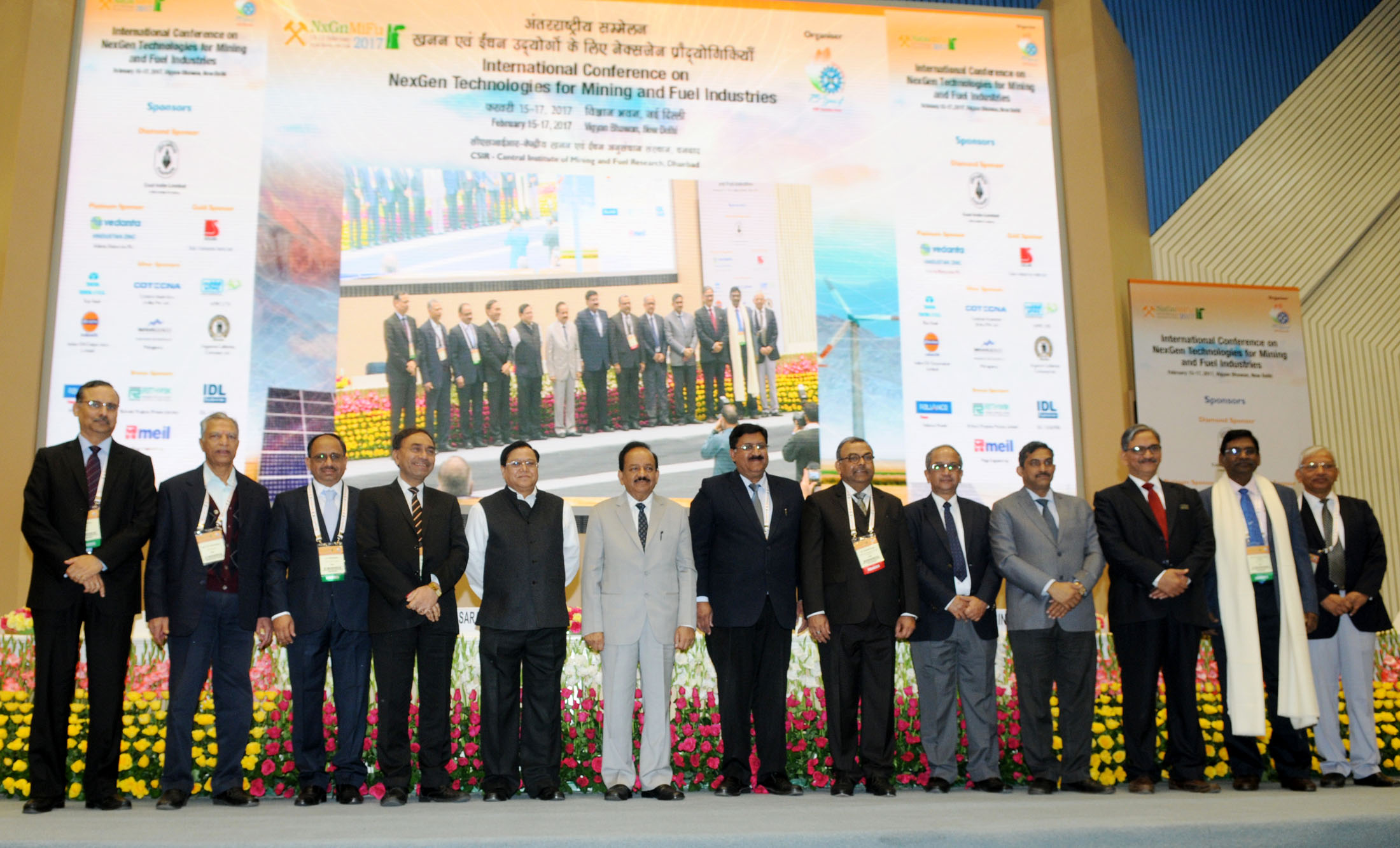 The Union Minister for Science & Technology and Earth Sciences, Dr. Harsh Vardhan in a group photograph at the inauguration of the International Conference on NexGen Technologies for Mining and Fuel Industries - NxGnMiFu - 2017, organised by CSIR-Central Institute of Mining & Fuel Research (CSIR-CIMFR), in New Delhi on February 15, 2017. The Member, NITI Aayog, Dr. V.K. Saraswat and the DG, CSIR, Dr. Shri Girish Sahni are also seen.