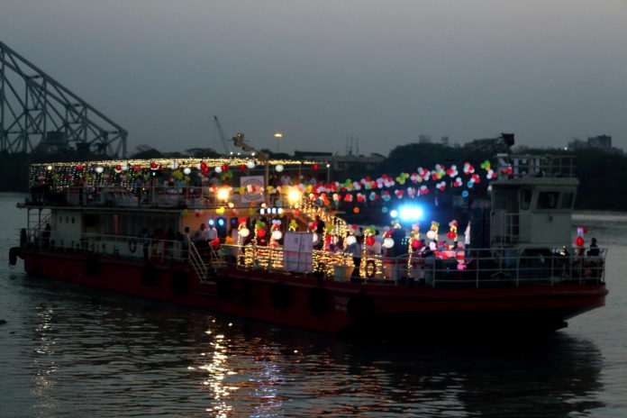 Howrah Bridge - An Evening on Ganga 3