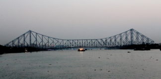 Howrah Bridge - An Evening on Ganga