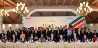 The Union Minister for Finance, Corporate Affairs and Defence, Shri Arun Jaitley and the U.K. Chancellor of Exchequer, Mr. Philip Hammond in a group photograph at the India-UK Financial Partnership Presentation of Papers in New Delhi on April 04, 2017. The Secretary, Department of Economic Affairs, Shri Shaktikanta Das and the Finance Secretary, Shri Ashok Lavasa are also seen.
