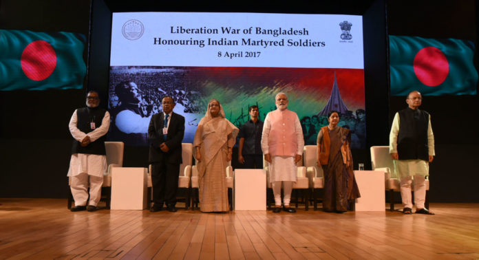 The Prime Minister, Shri Narendra Modi with the Prime Minister of Bangladesh, Ms. Sheikh Hasina at Sommanona Ceremony to salute Indian Soldiers who fought in 1971 war, in New Delhi on April 08, 2017. The Union Minister for Finance, Corporate Affairs and Defence, Shri Arun Jaitley, the Union Minister for External Affairs, Smt. Sushma Swaraj and other dignitaries are also seen.