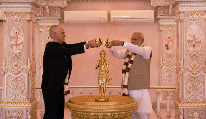 The Prime Minister, Shri Narendra Modi and the Prime Minister of Australia, Mr. Malcolm Turnbull at the Akshardham Temple, in New Delhi on April 10, 2017.