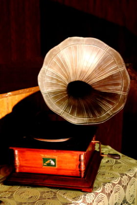 Daag - Nostalgic Gramaphone
