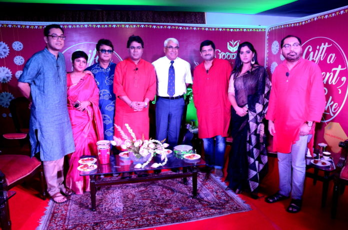 L-R- Anupam Roy, Lagnajita, Sidhu. Mir, A.N. Singh(MD & CEO Goodricke Group), Upal, Somlata, Anindya
