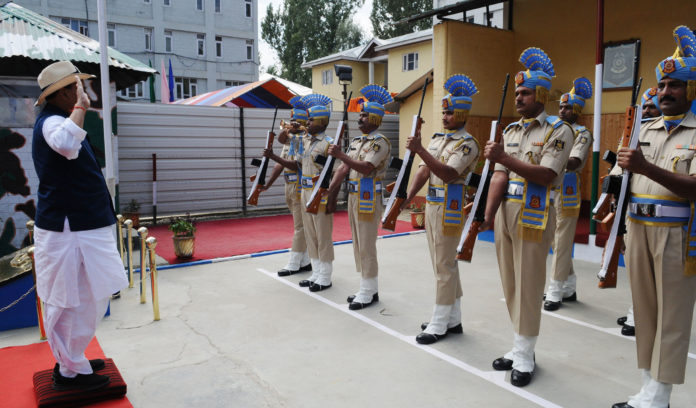 The Union Home Minister, Shri Rajnath Singh taking the salute of the Guard of Honour, during his visit to the CRPF Camp, in Anantnag district on September 10, 2017.