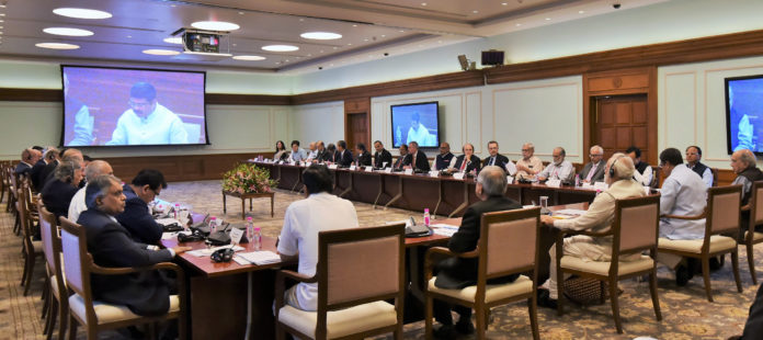 The Prime Minister, Shri Narendra Modi interacting with the Oil and Gas CEOs and Experts from across the world, in New Delhi on October 09, 2017.
