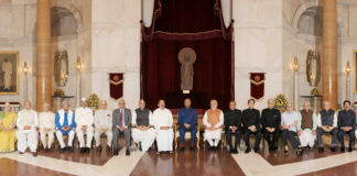 The President, Shri Ram Nath Kovind in a group photograph at the 48th Conference of Governors, at Rashtrapati Bhavan, in New Delhi on October 12, 2017. The Vice President, Shri M. Venkaiah Naidu and the Prime Minister, Shri Narendra Modi are also seen.