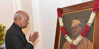 The President, Shri Ram Nath Kovind paying homage to Netaji Subhas Chandra Bose on his birth anniversary at Parliament House, in New Delhi on January 23, 2018.