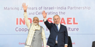 The Prime Minister, Shri Narendra Modi and the Prime Minister of Israel, Mr. Benjamin Netanyahu, at the Centre of Excellence for Vegetables, at Vadrad, in Gujarat on January 16, 2018.