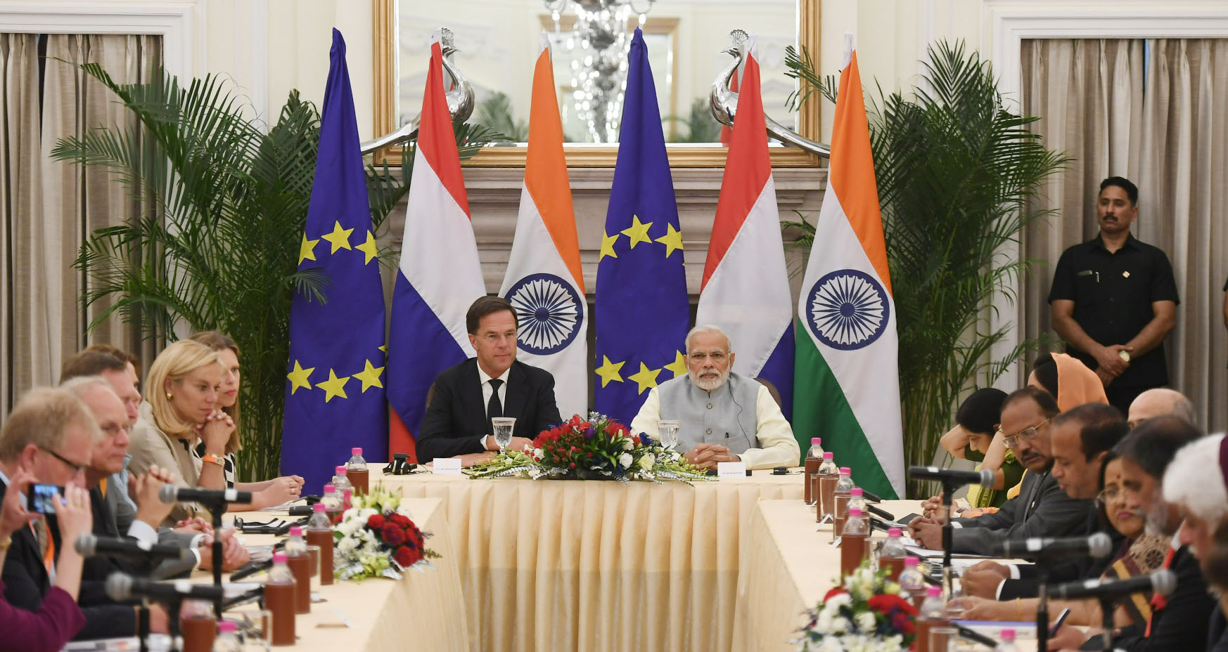 The Prime Minister, Shri Narendra Modi with the Prime Minister of the Kingdom of Netherlands, Mr. Mark Rutte at the India- Netherlands CEOs Roundtable meeting, at Hyderabad House, in New Delhi on May 24, 2018.