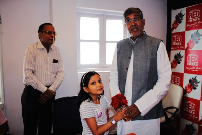 Kailash Satyarthi Nobel Peace Prize Winner with Srinika Munshi from IBG NEWS Team 4