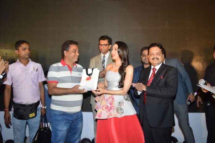 Karishma Kapoor At Kolkata - Forevermarks join hands with Indian Gem and Jewellery for new Show Room at South City Mall 2 - Photo Partha Paul