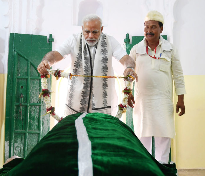 The Prime Minister, Shri Narendra Modi offered Chadar at Sant Kabir Mazaar and paid homage to the great saint and poet, Kabir, at Maghar, in Sant Kabir Nagar district of Uttar Pradesh on June 28, 2018.