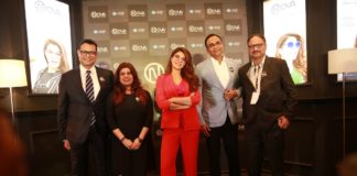 Jacqueline Fernandez goes global with Nova eyewear brand (L-R) Mr. Lalit Kumar Gupta, CBO, Vision Rx Lab, Ms. Pammi Jamalpuria, GM - Corporate Marketing, Jacqueline Fernandez, Mr. Sanjiv Kumar Gupta, CEO, Mr. Saibal Majumdar, COO, Domestic Market