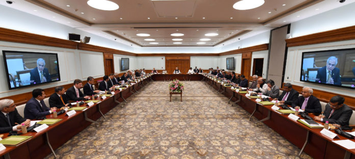 The Prime Minister, Shri Narendra Modi in a meeting with the CEOs and Experts from Oil and Gas sector, from India and abroad, in New Delhi on October 15, 2018.