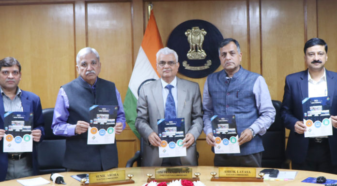 The Chief Election Commissioner, Shri O.P. Rawat launching the new Election Commission of India website, in New Delhi on November 12, 2018. The Election Commissioners, Shri Sunil Arora and Shri Ashok Lavasa and other dignitaries are also seen.