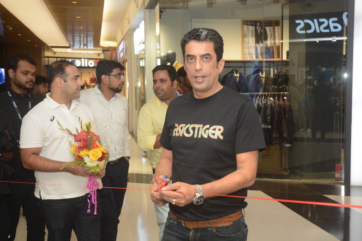 Rajat Khurana during the inauguration of East India's First outlet of Japan’s true performance brand ASICS at South City Mall, Kolkata_1