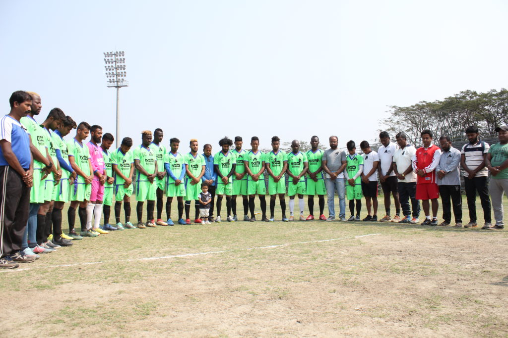 Mohammedan Sporting Club players and staff paid tribute to the Pulwama bravehearts, who were martyred in a cowardly terrorist attack on Thursday