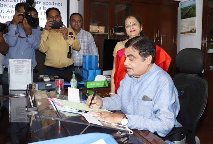 Shri Nitin Gadkari taking charge as the Union Minister for Road Transport and Highways, in New Delhi on June 04, 2019.