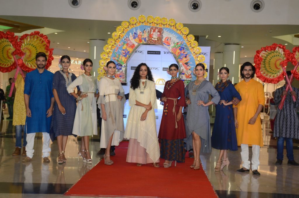 Shoppers Stop Pujor Bazar 2019 flash fashion show with showstopper Tuhina Das