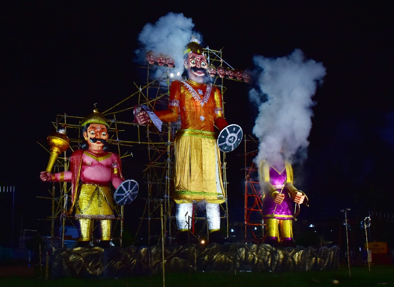 60-feet-tall Ravana effigy burnt on Dussehra by Salt Lake Sanskritik Sansad & Sanmarg in Central Park(Salt LAKE), Kolkata_4