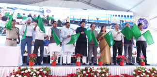 The Union Minister for Railways and Commerce & Industry, Shri Piyush Goyal, the Union Minister for Health & Family Welfare, Science & Technology and Earth Sciences, Dr. Harsh Vardhan and the Union Minister for Petroleum & Natural Gas and Steel, Shri Dharmendra Pradhan flagging off the 9 Sewa Service Trains, at New Delhi Railway Station on October 15, 2019. The Minister of State for Railways, Shri Suresh Angadi and other dignitaries are also seen.