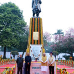 The President, Shri Ram Nath Kovind, the Union Home Minister, Shri Amit Shah, the Lt. Governor of Delhi, Shri Anil Baijal and the Minister of State for Housing & Urban Affairs, Civil Aviation (Independent Charge) and Commerce & Industry, Shri Hardeep Singh Puri paid floral tributes to Sardar Vallabhbhai Patel on his birth anniversary, at Patel Chowk, in New Delhi on October 31, 2019.