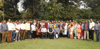 The Minister of State for Development of North Eastern Region (I/C), Prime Ministers Office, Personnel, Public Grievances & Pensions, Atomic Energy and Space, Dr. Jitendra Singh in a group photograph with a delegation of teachers from Jammu and Kashmir UT, in New Delhi on November 12, 2019.