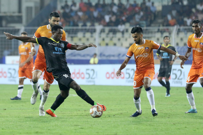 Bartholomew Ogbeche of Kerala Blasters FC and Brandon Fernandes of FC Goa in action during match 67 of the Indian Super League ( ISL ) between FC Goa and Kerala Blasters FC held at the Jawaharlal Nehru Stadium, Goa, India on the 25th January 2020. Photo by: Faheem Hussain / SPORTZPICS for ISL
