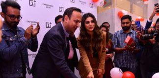 Mr. Vikas Agarwal, General Manager, OnePlus India and Popular Bollywood actor Mouni Roy at the launch of OnePlus Experience Store in Kolkata