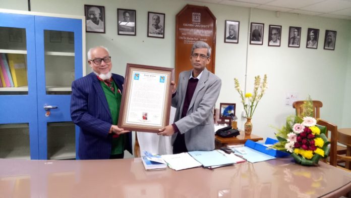 AHM Noman receives Prachar Hin Biratto Award