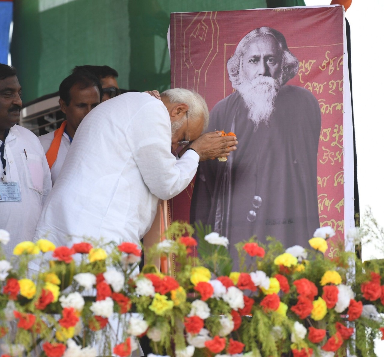 Tribute to Rabindranath Tagore by PM Modi