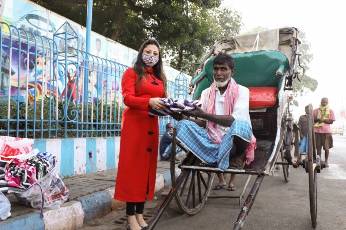 A homage to Hand rickshaw pullers by debutant actress Sangita Sinha