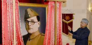 President of India Unveils A Portrait of Netaji Subhas Chandra Bose President Ramnath Kovind with Netaji Subash Chandra Bose Portrait