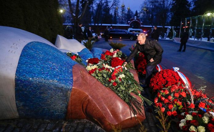Vladimir Putin laid flowers on the grave of the first President of Russia Boris Yeltsin
