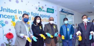 Marking World Cancer Day, Apollo Cancer Centre organised “The Hand Print Campaign” to raise awareness and education about cancer World Cancer Day,