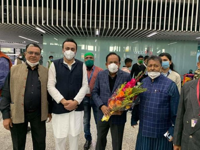 Dr. Harsh Vardhan, Union Minister welcomed at Kolkata International Airport.