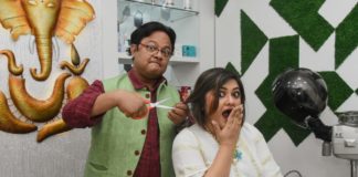 কনীনিকার চুল কেটে দিলেন সিধু কনীনিকার চুল কেটে দিলেন সিধু