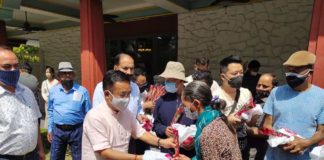 PREM SINGH TAMANG WISHES SIKKIMESE PATIENTS IN NEW DELHI FOR SPEEDY RECOVERY AND PROVIDES FINANCIAL AID Hon’ble Chief Minister Shri PS Tamang presenting a token of encouragement to a patient