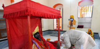 নবরাত্রীতে মা কুশমন্ডা ও মা স্কন্দমাতার উদ্দেশে প্রধানমন্ত্রীর প্রার্থনা The Prime Minister, Shri Narendra Modi performing Pooja at the Jeshoreshwari Kali Temple, in Satkhira, Bangladesh on March 27, 2021 5