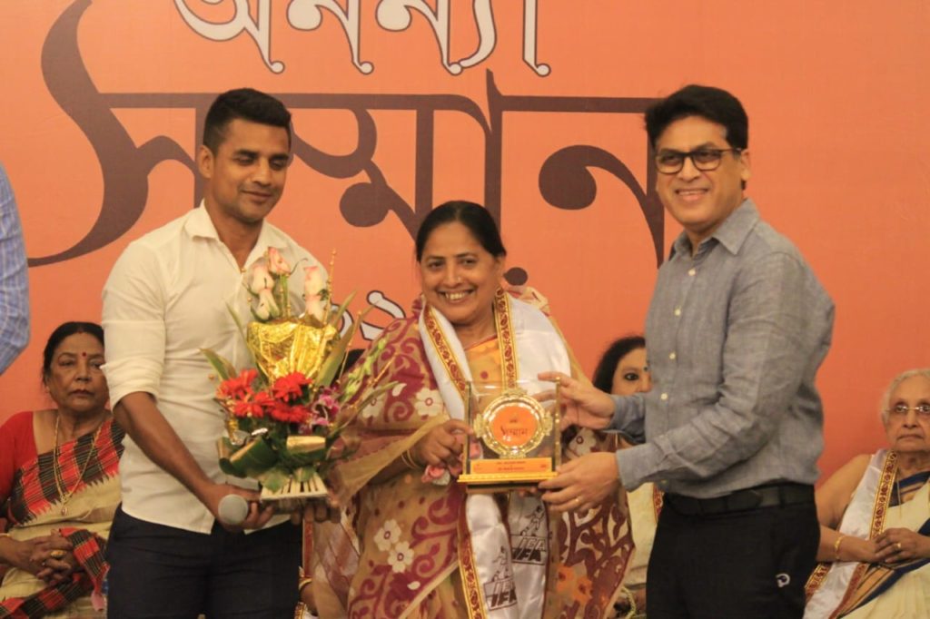  IFA felicitated the wives and mothers of several sports icons of West Bengal,