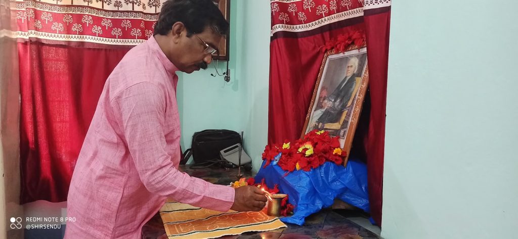 হ্যানিম্যানের জন্মদিনে উত্তরবাংলার জনপ্রিয় হোমিওপ্যাথ রঘুপতি সারেঙ্গীর শ্রদ্ধা নিবেদন