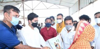 বাংলার মানুষের কল্যাণে অভিষেক বন্দ্যোপাধ্যায় বাংলার মানুষের কল্যাণে অভিষেক বন্দ্যোপাধ্যায়