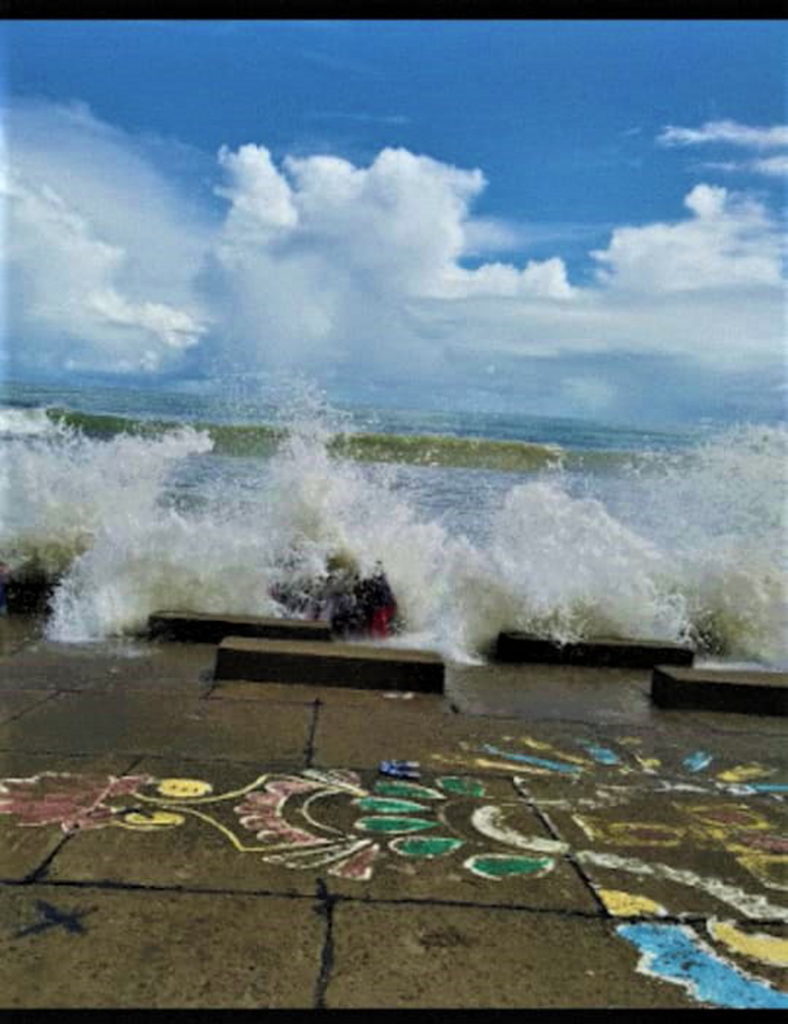 সাগর ডাকে আয় আয় 