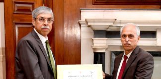The Prime Minister of Bangladesh has gifted 1000 kgs of mangoes to the Hon’ble President of India The Prime Minister of Bangladesh has gifted 1000 kgs of mangoes to the Hon'ble President of India